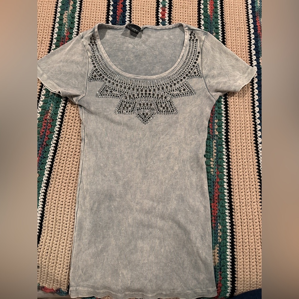 Daytrip Embellished Gray Short Sleeve Top